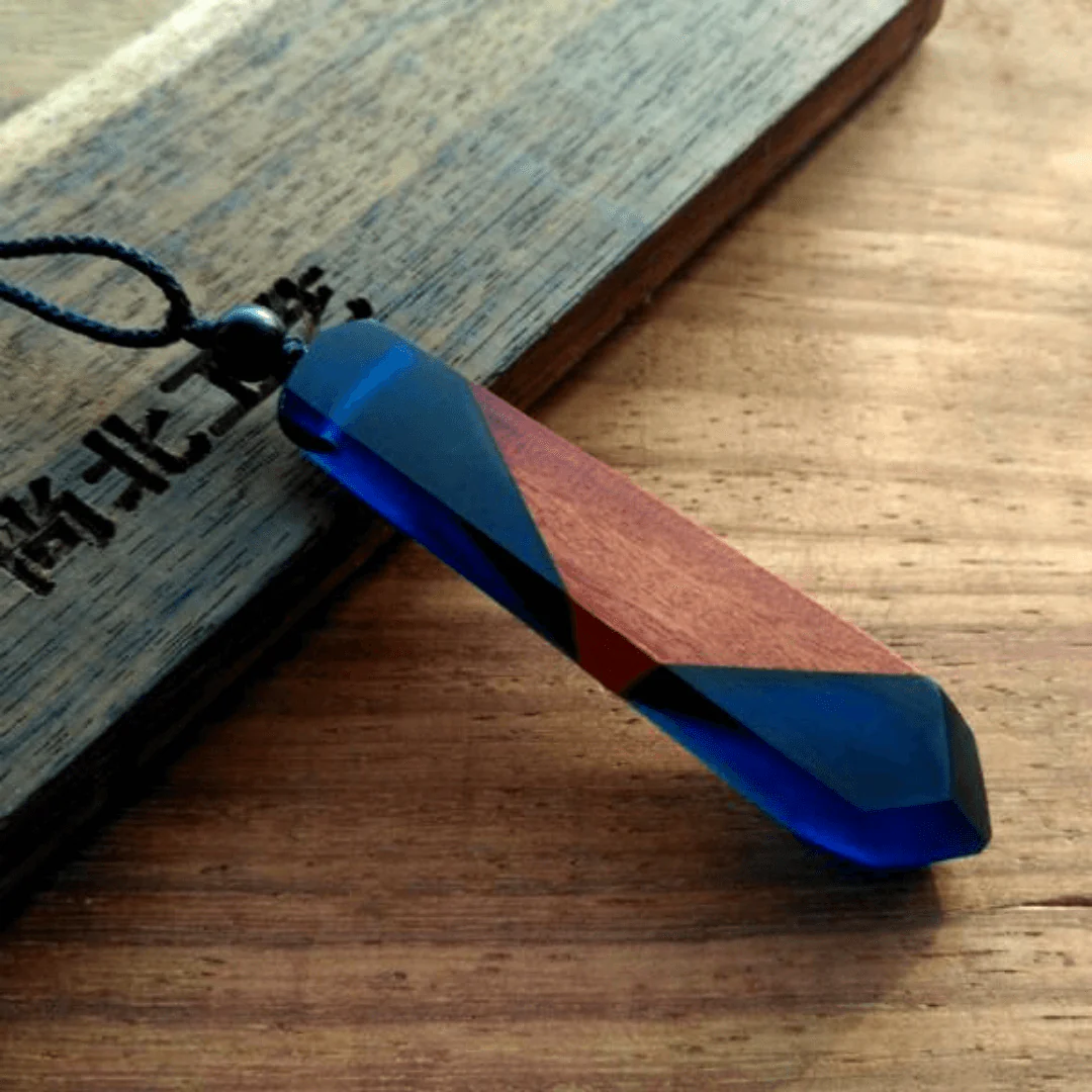 Collier en résine de bois – Image 6